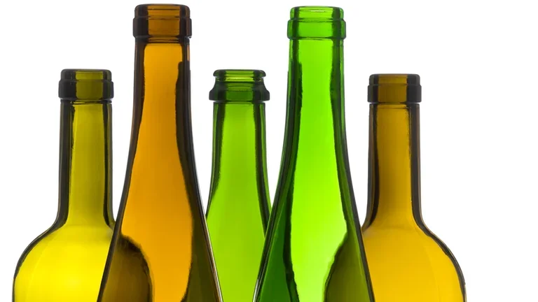 Glass 146055217-DirCom-Thinkstocks_credits